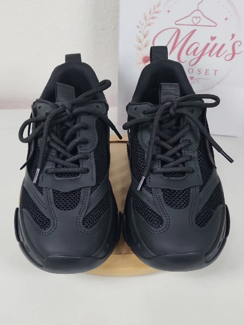 Steve Madden Possession Sneaker Size 8.5